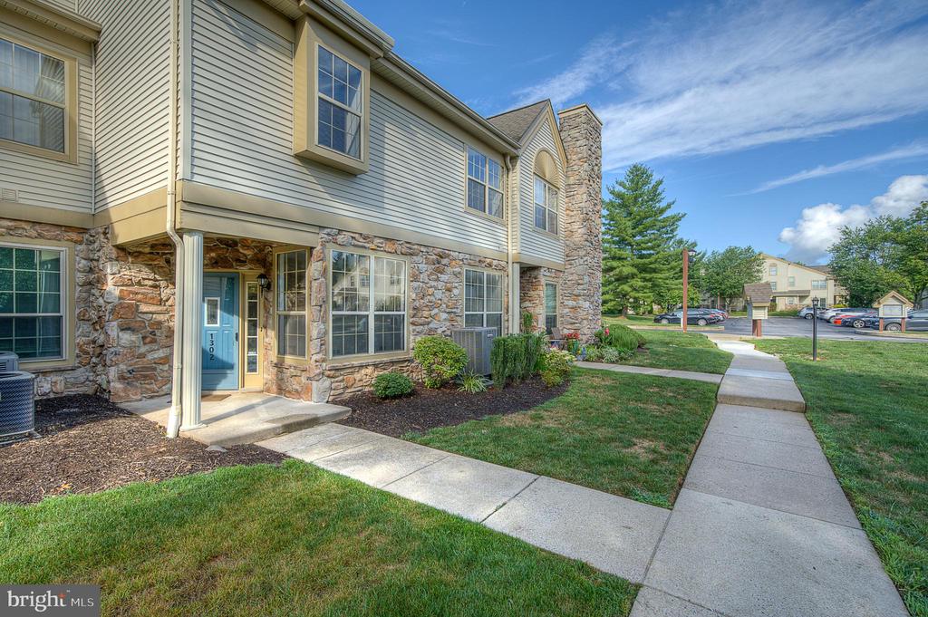 1302 Foxmeadow Dr #Condo 1302