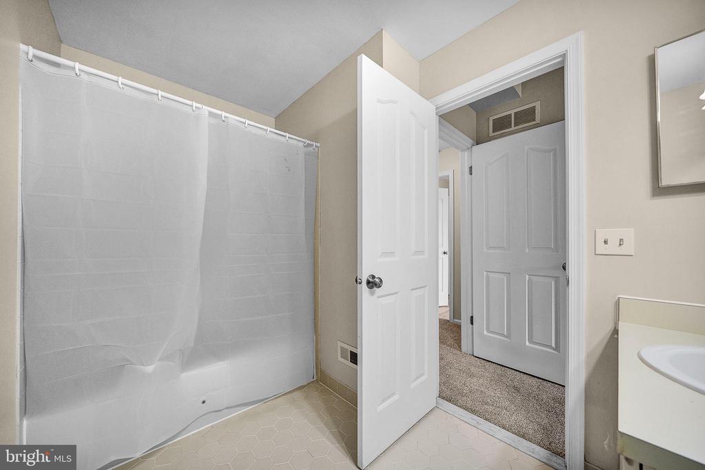 1302 Foxmeadow Dr #Condo 1302