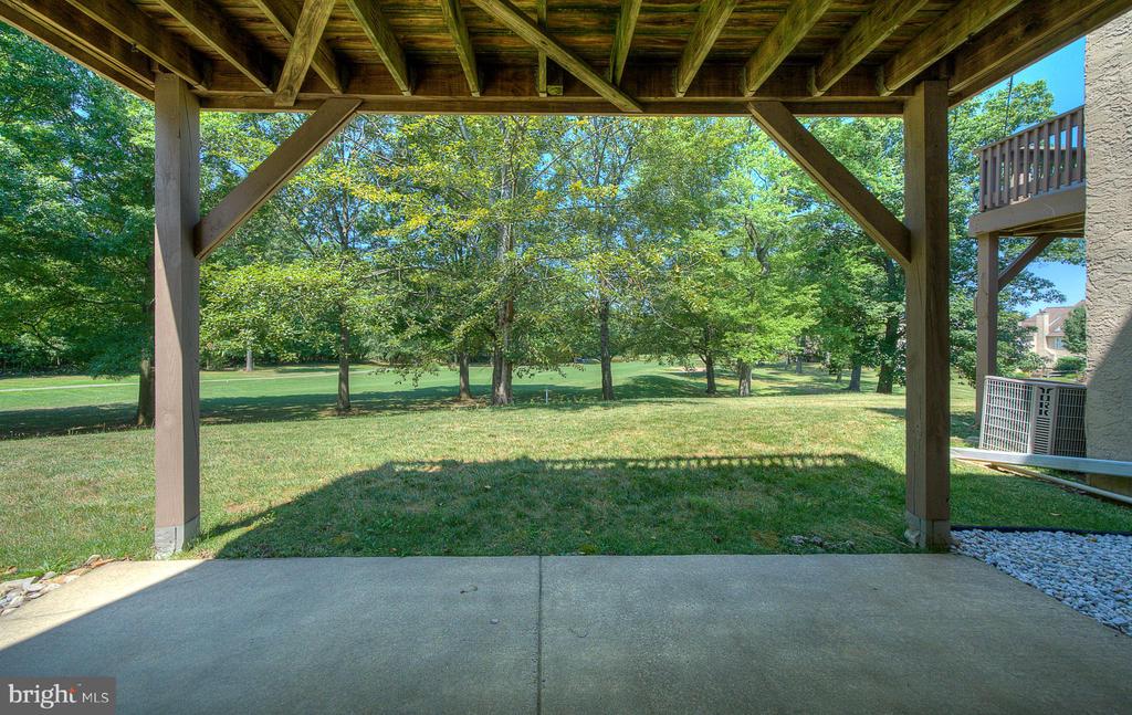 322 Country Club Dr
