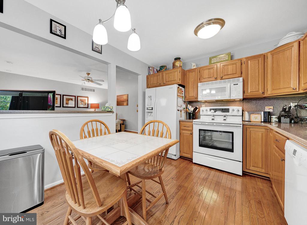 322 Country Club Dr