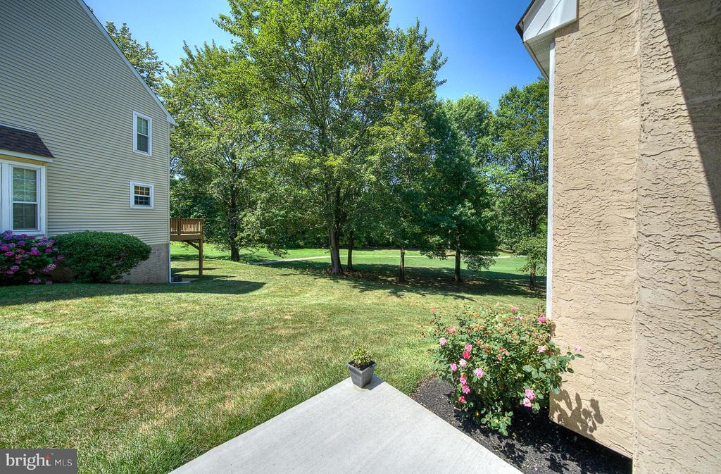 322 Country Club Dr