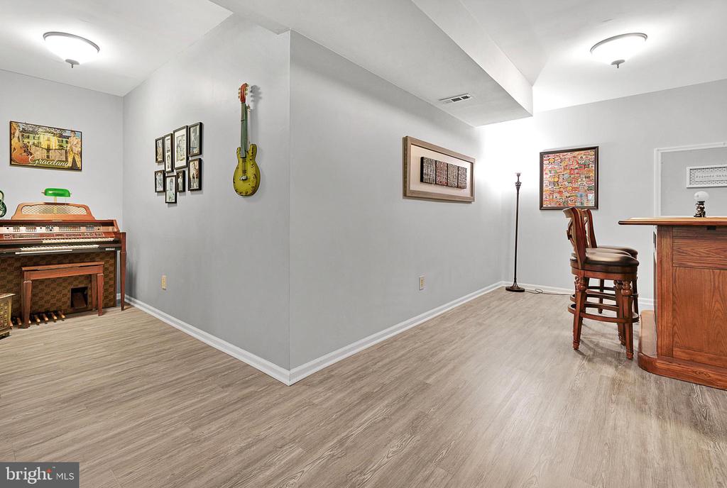 322 Country Club Dr