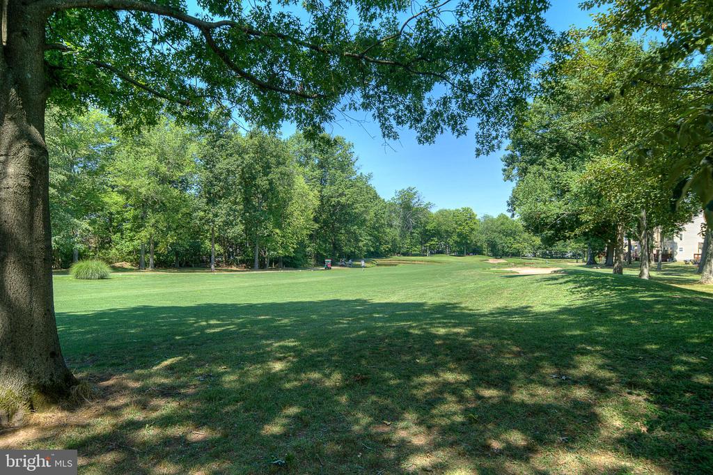 322 Country Club Dr