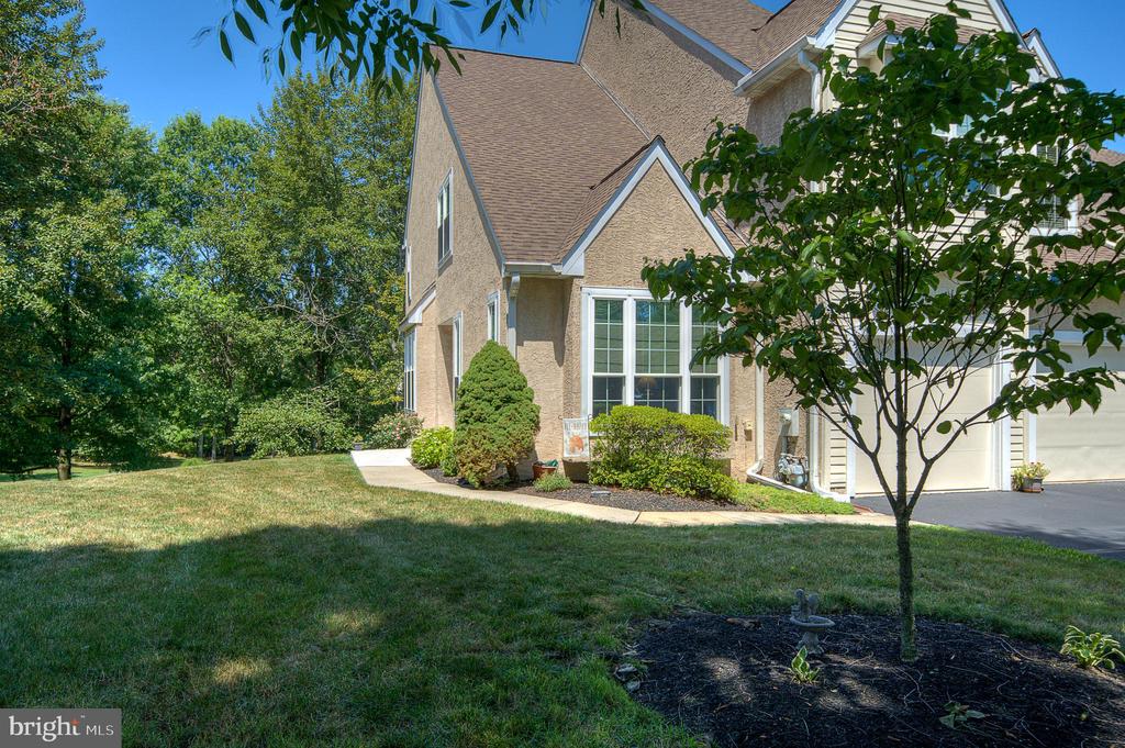 322 Country Club Dr