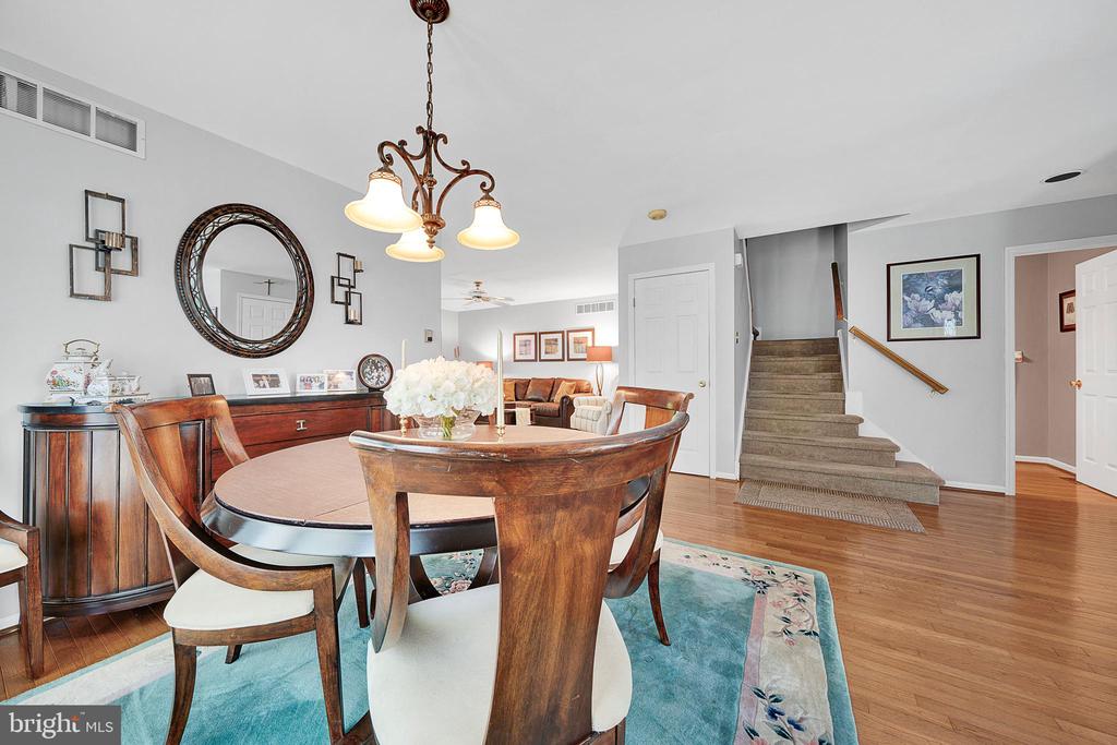 322 Country Club Dr