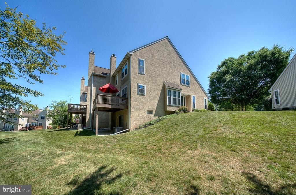 322 Country Club Dr