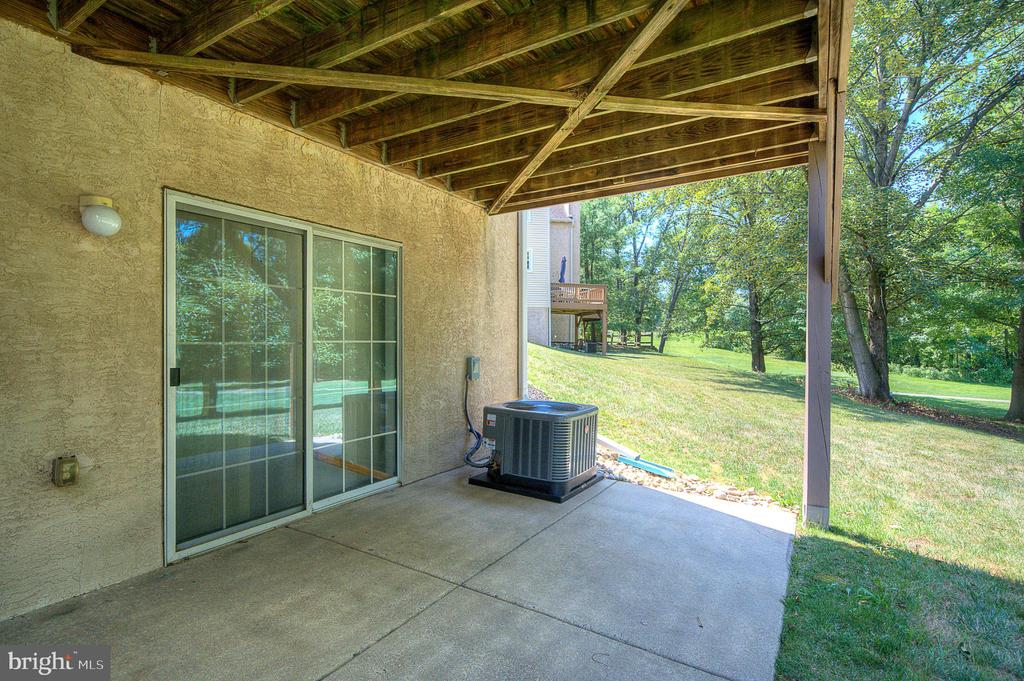 322 Country Club Dr