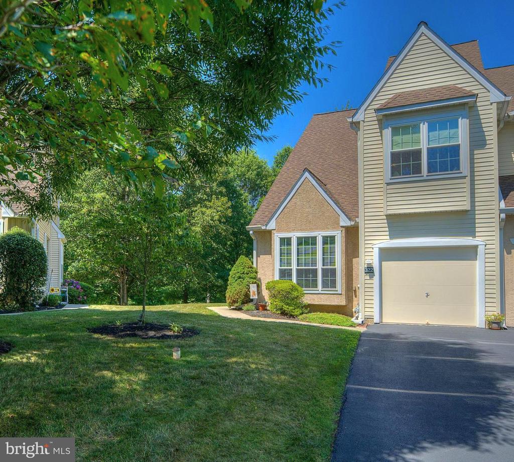 322 Country Club Dr