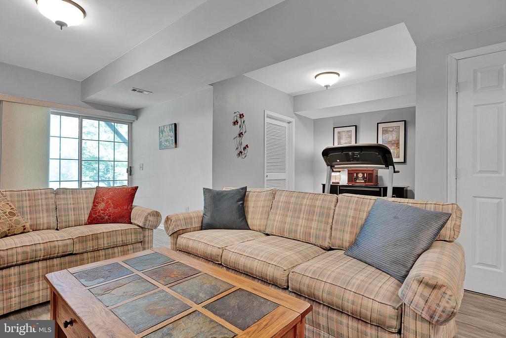 322 Country Club Dr