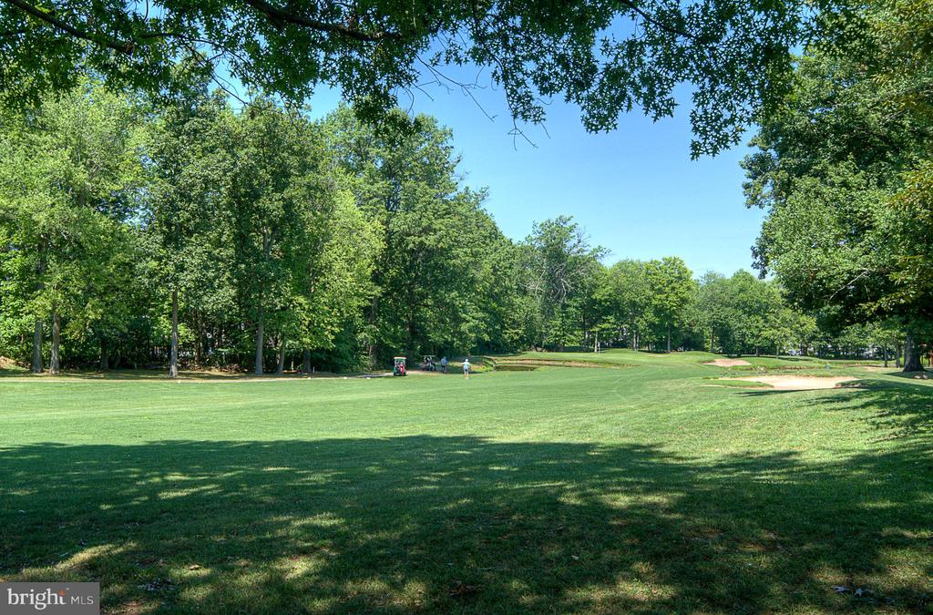 322 Country Club Dr