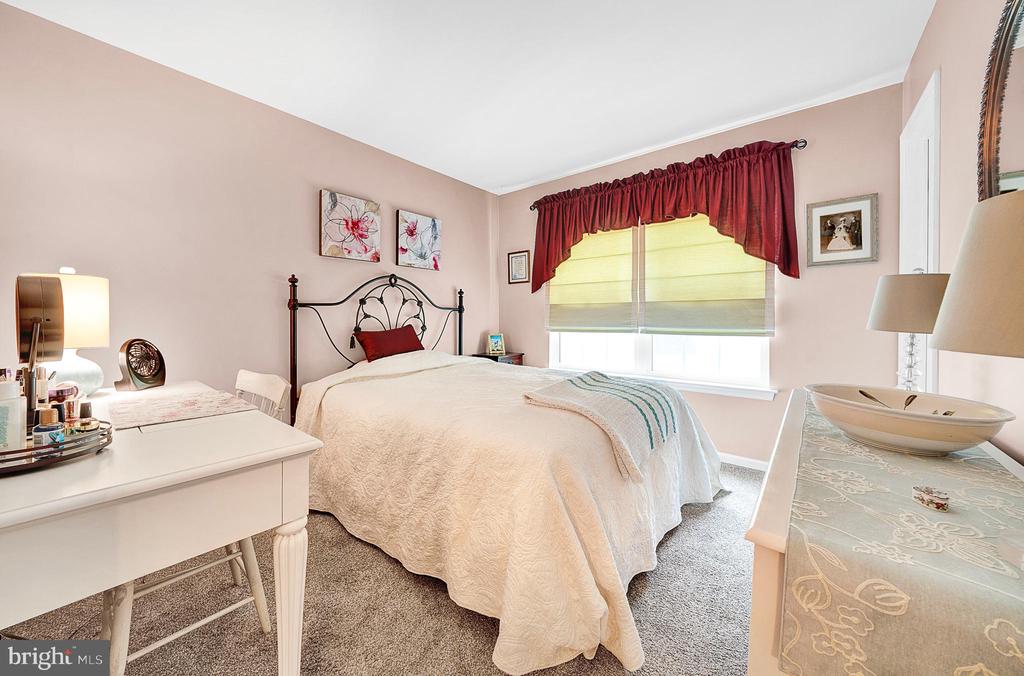 322 Country Club Dr