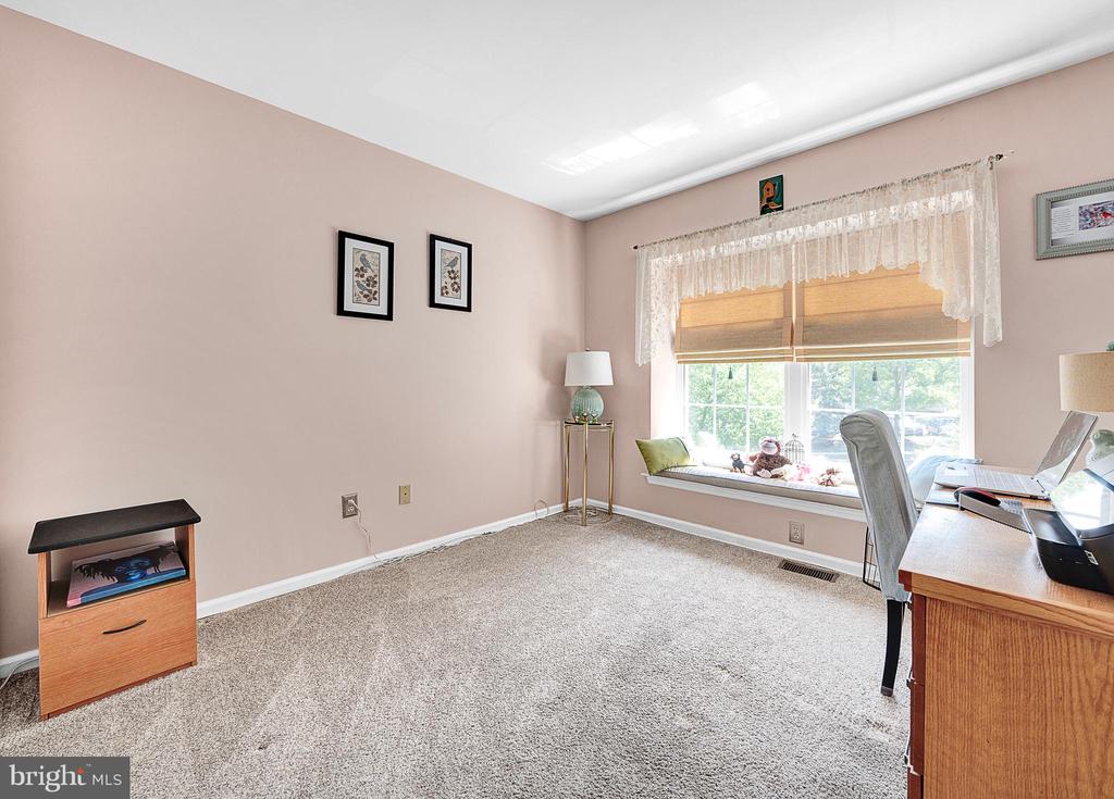 322 Country Club Dr
