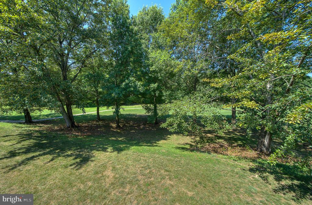 322 Country Club Dr