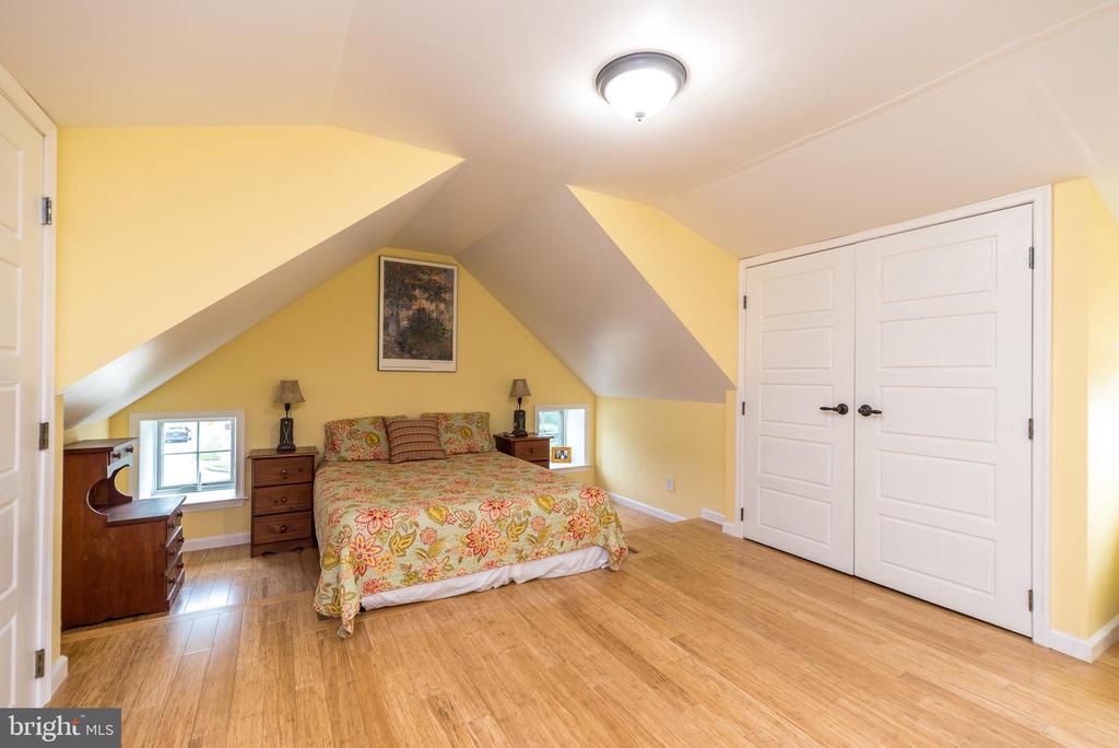 1395 Pinetown Rd