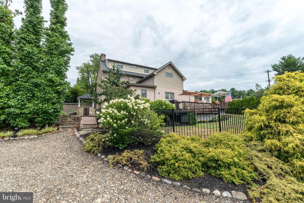 1395 Pinetown Rd