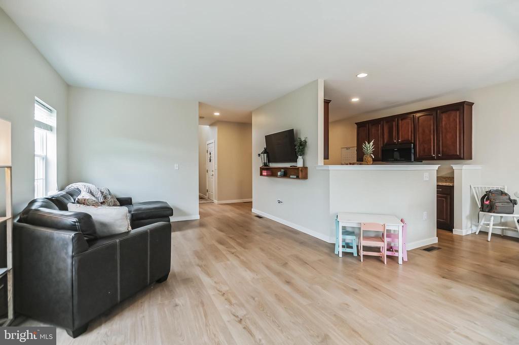 206 Clarkdale Ln
