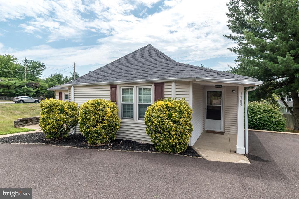 1395 Pinetown Rd