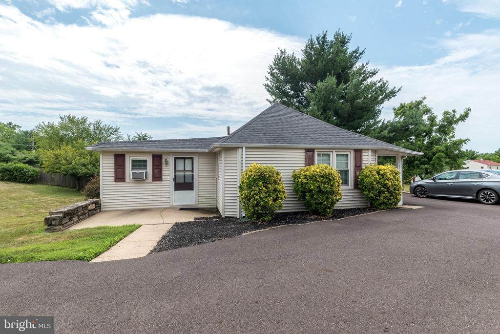 1395 Pinetown Rd