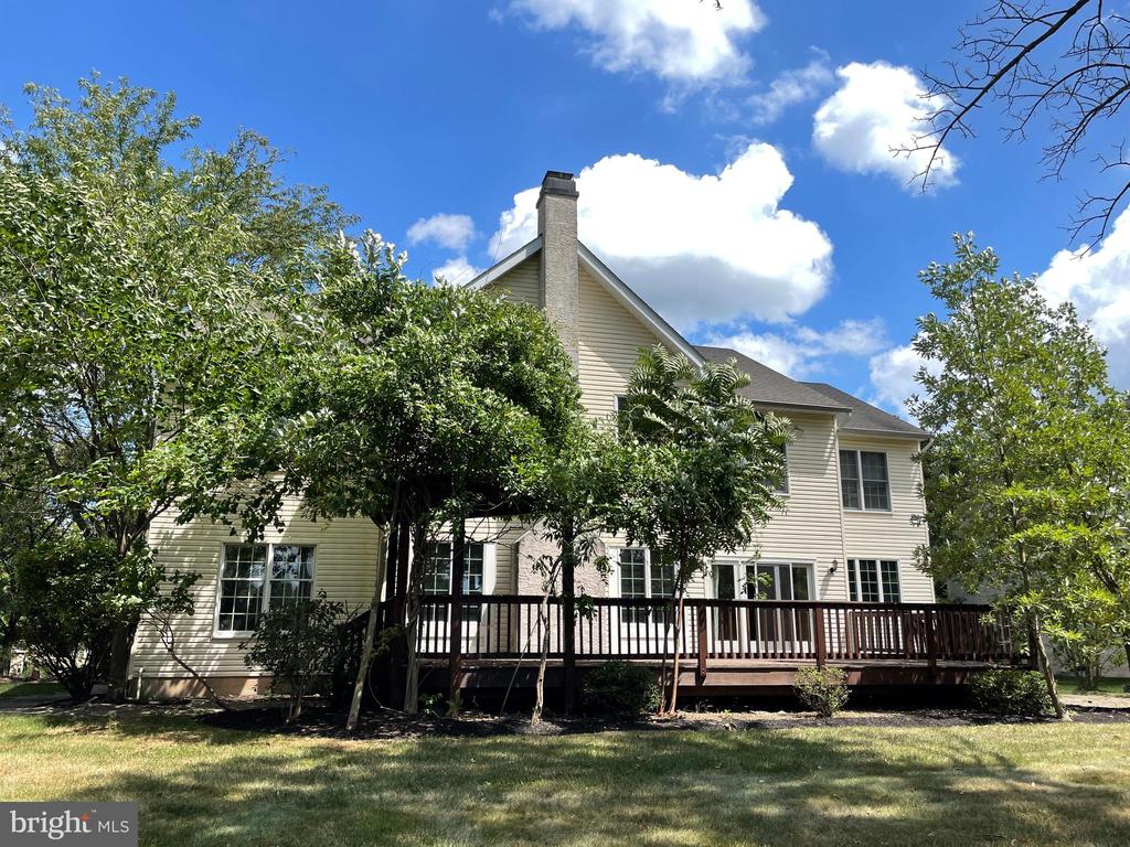 102 BAY HILL DR