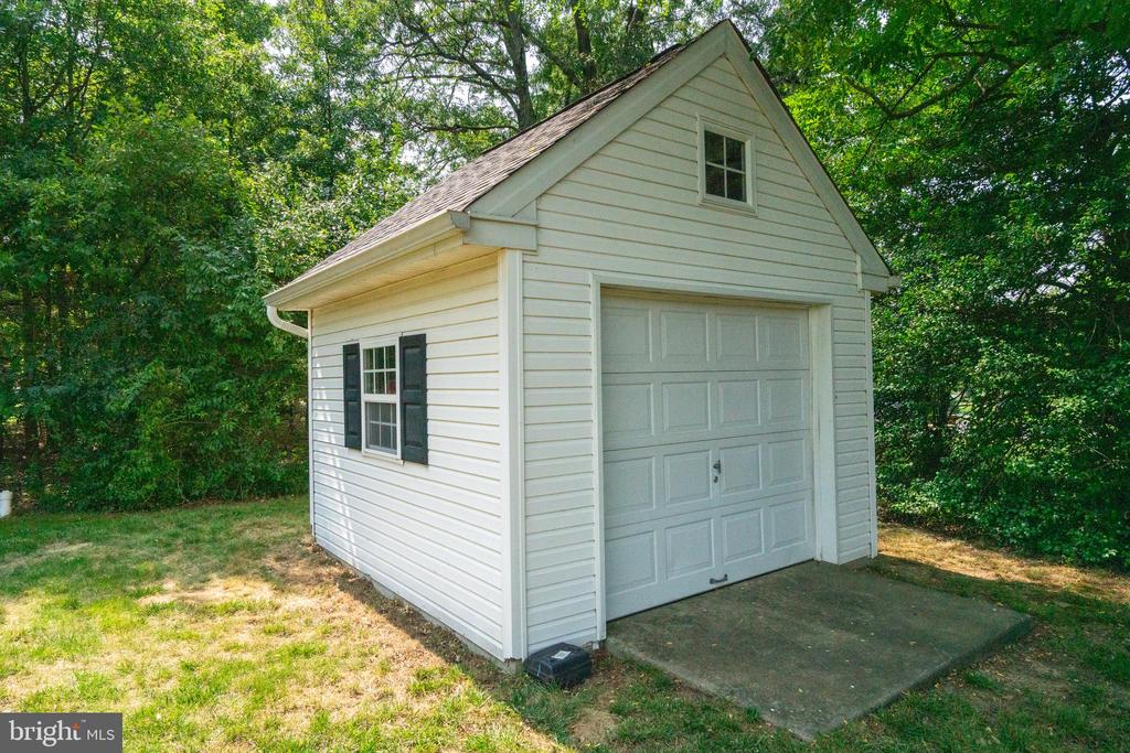 101 Davis Dr