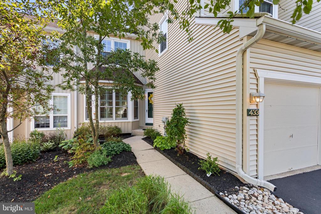 433 Country Club Dr