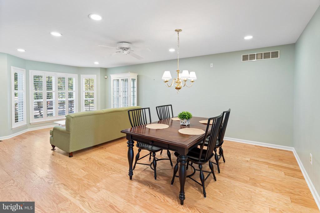 433 Country Club Dr