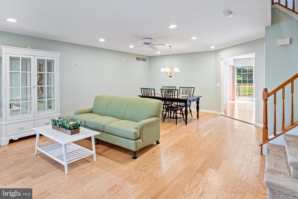 433 Country Club Dr