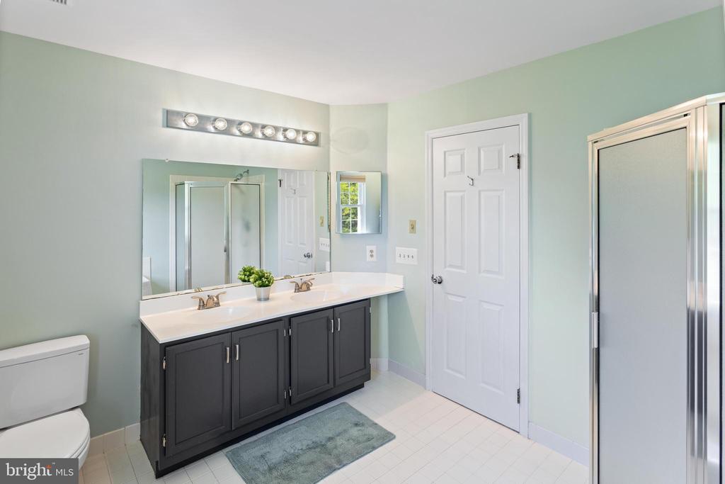 433 Country Club Dr