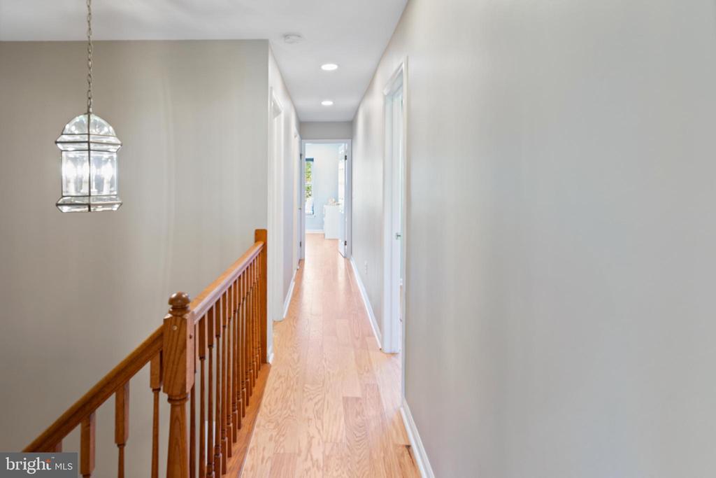 433 Country Club Dr