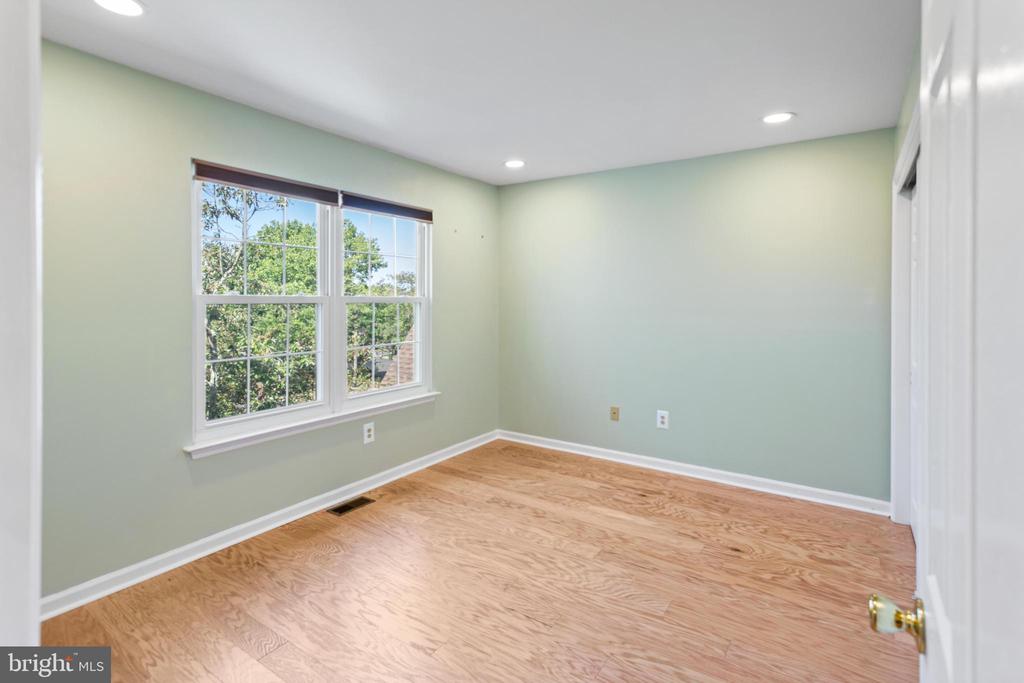 433 Country Club Dr