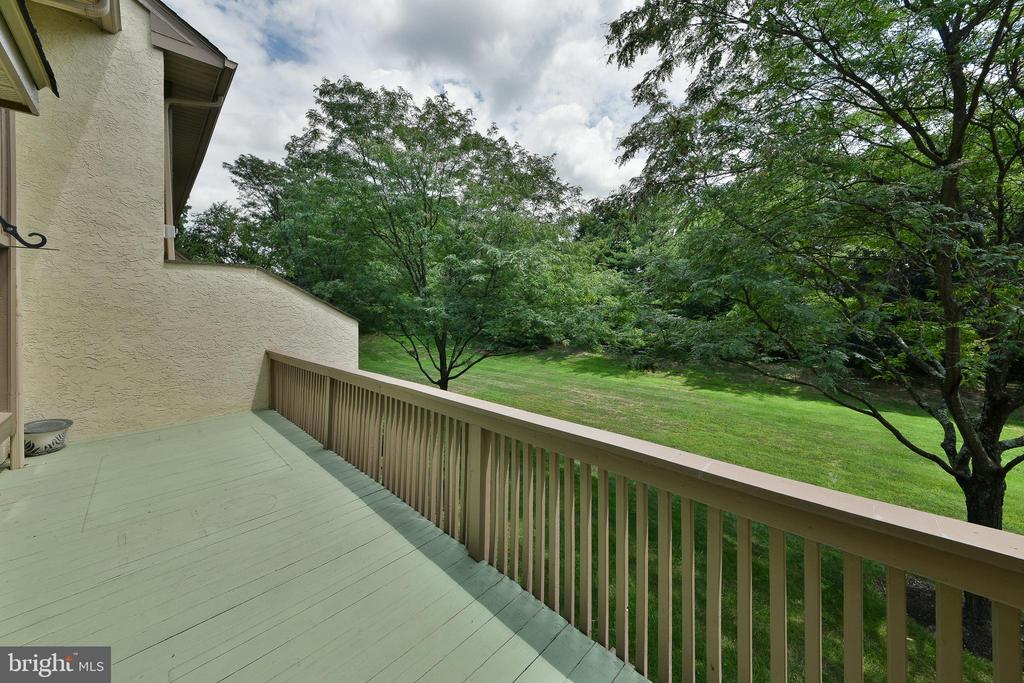 19 HIGHGATE LN