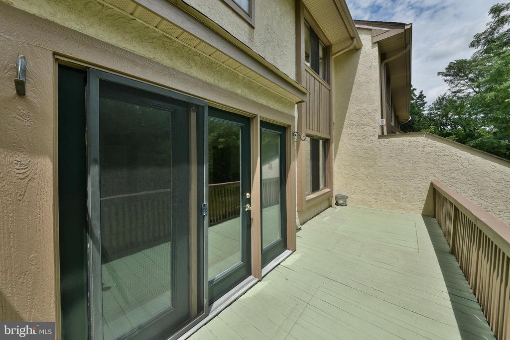 19 HIGHGATE LN
