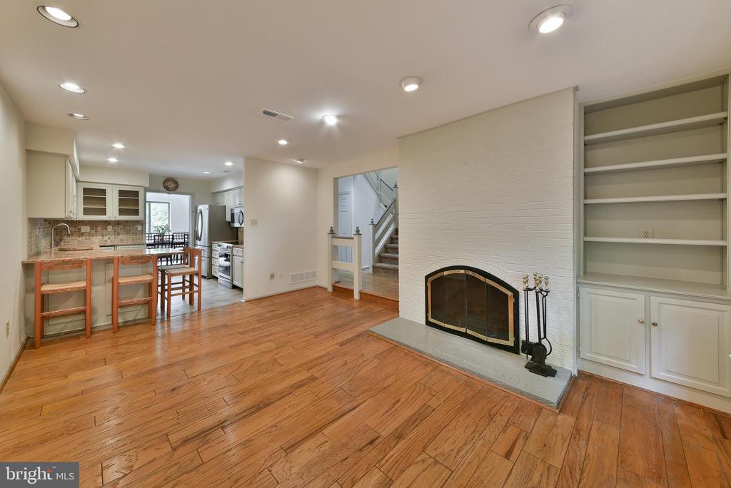 19 HIGHGATE LN