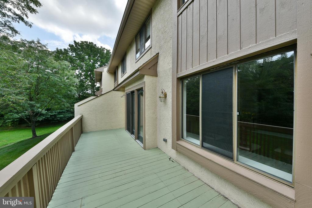 19 HIGHGATE LN