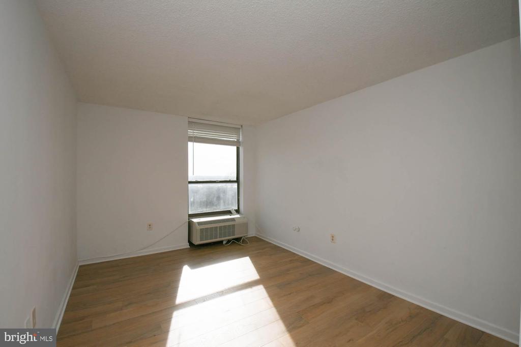 666 W Germantown Pike #2501
