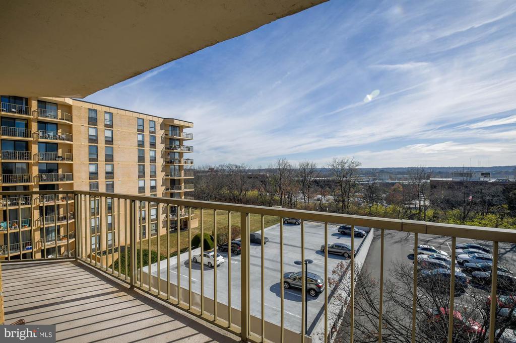 666 W Germantown Pike #2501