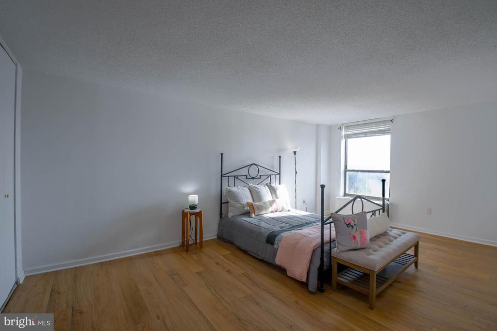 666 W Germantown Pike #2501
