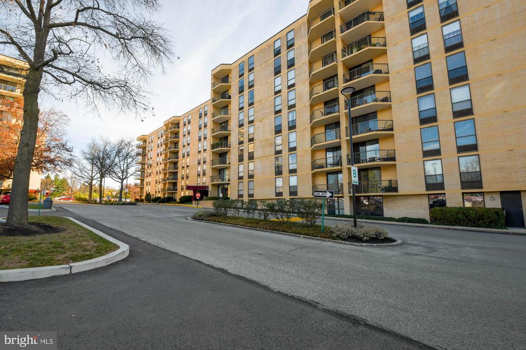 666 W Germantown Pike #2501