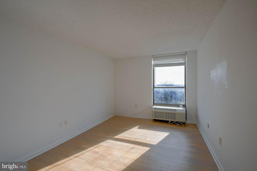 666 W Germantown Pike #2501