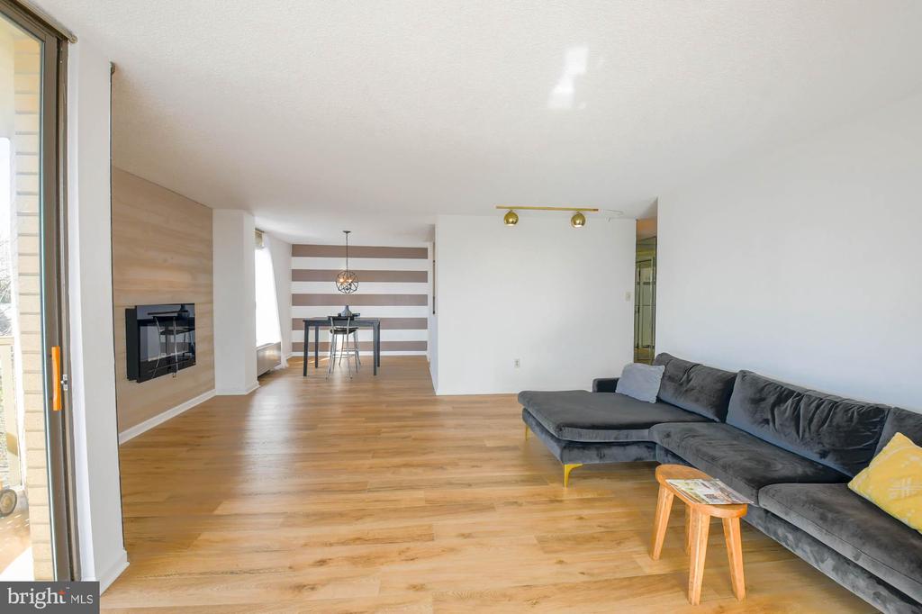 666 W Germantown Pike #2501