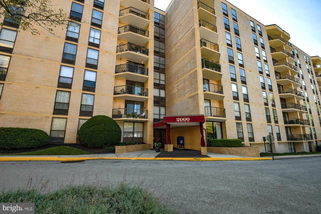 666 W Germantown Pike #2221