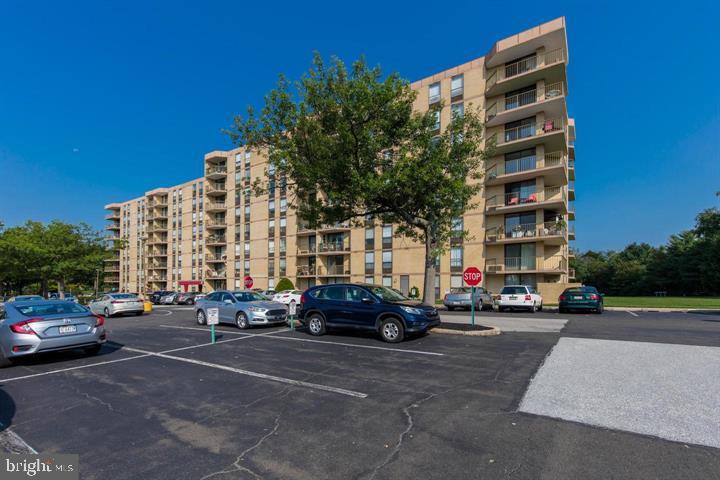 666 W Germantown Pike #2221