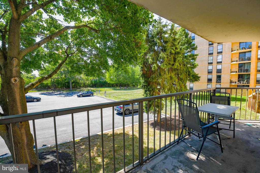 666 W Germantown Pike #2221
