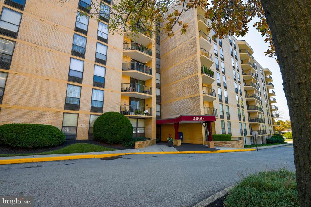 666 W Germantown Pike #2221