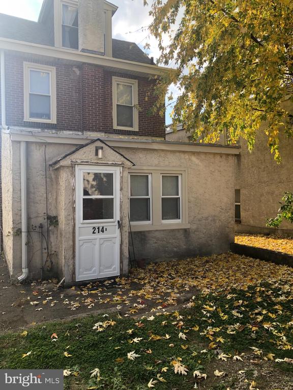 214 W 3RD AVE #FIRST FLOOR, REAR