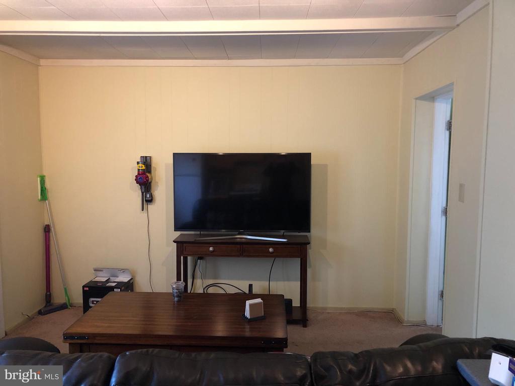 214 W 3RD AVE #FIRST FLOOR, REAR