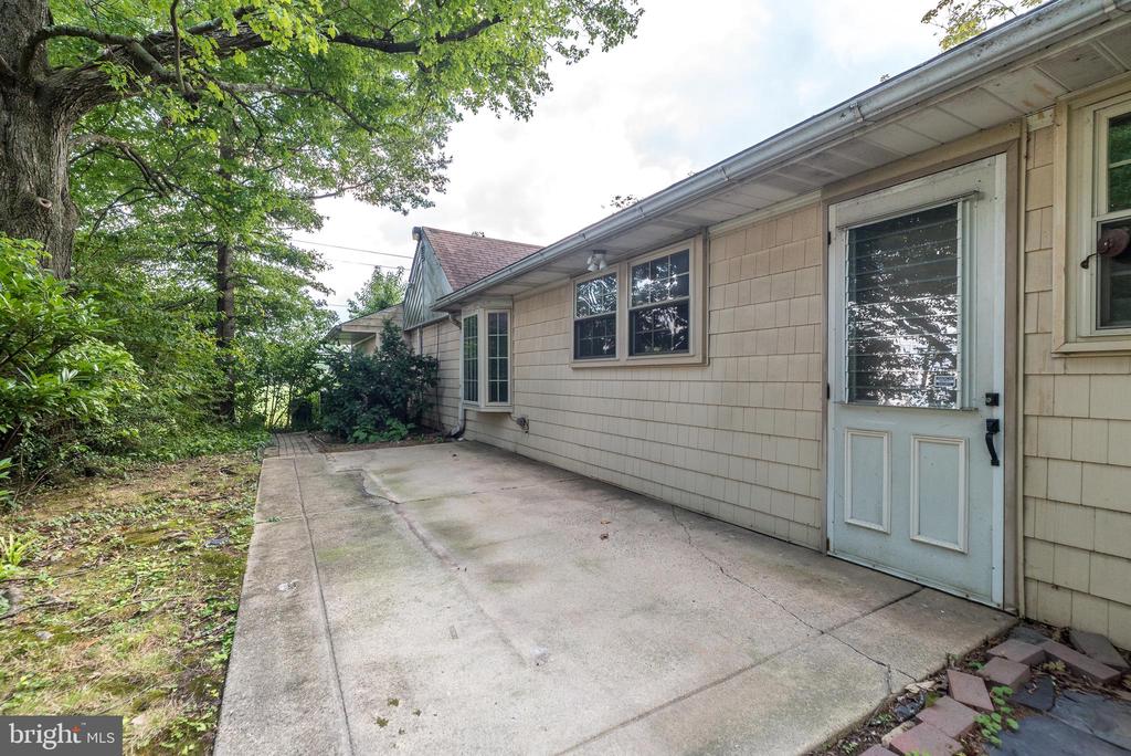 707 Forrest Ave
