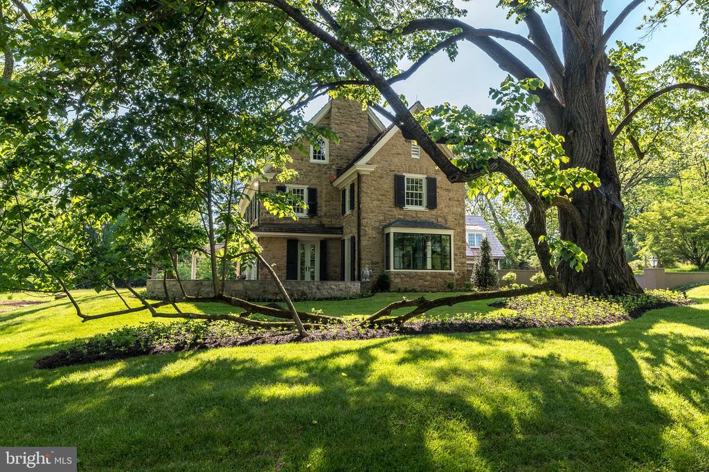 485 Lewis Ln