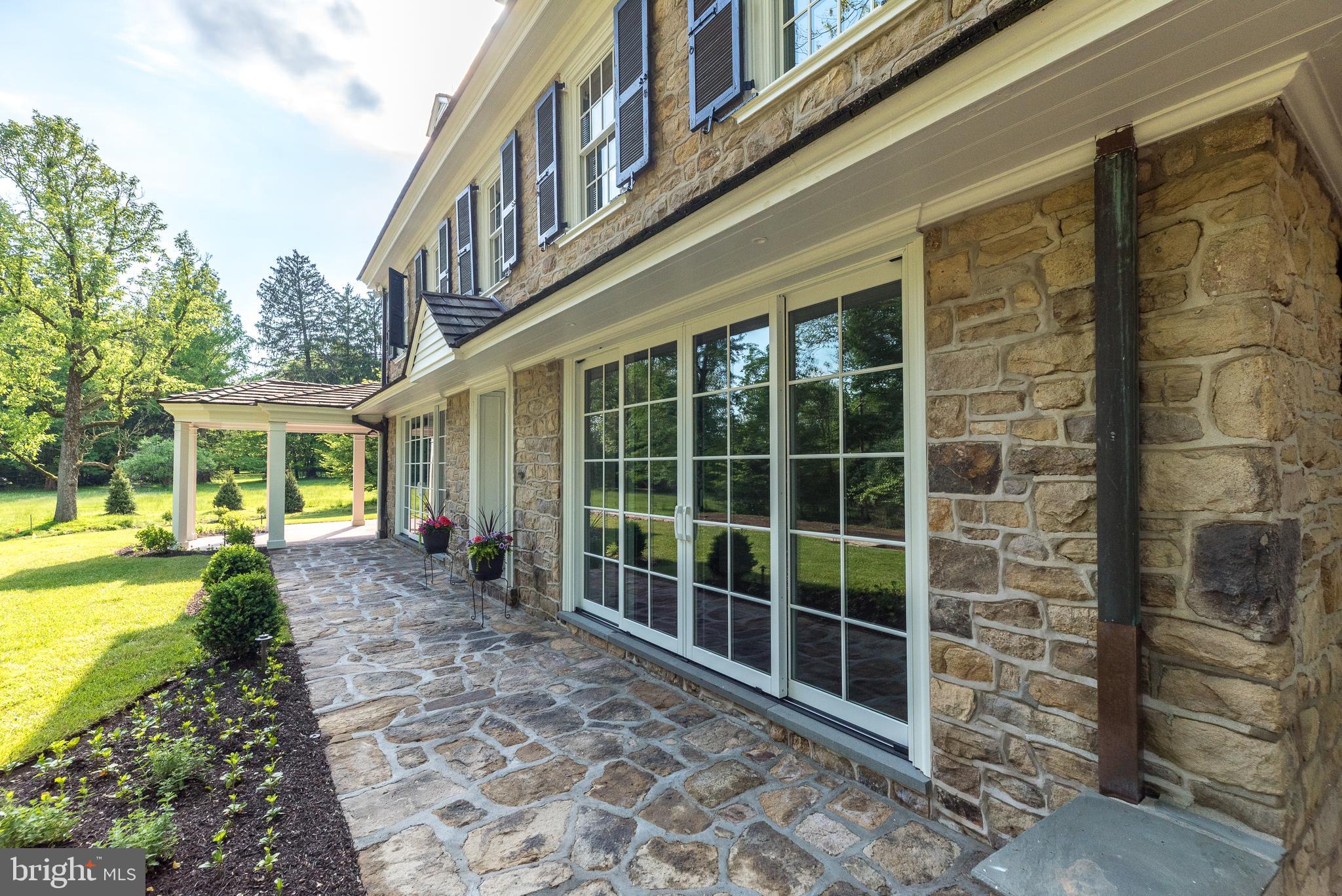 485 Lewis Ln