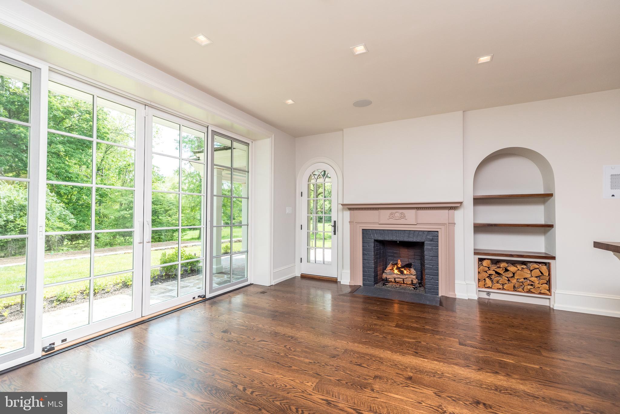 485 Lewis Ln